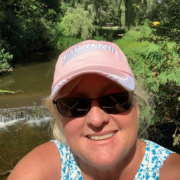 Meet your Posher, Cindy - Picture 1 of 1